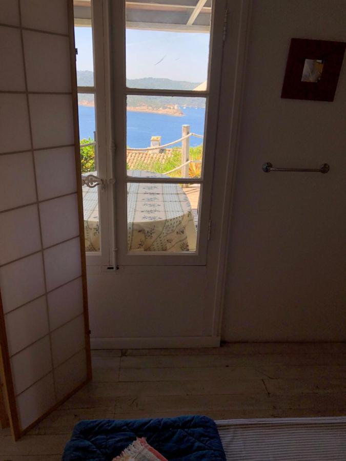 Les Oreades, Studio Le Marin Avec Vue Mer Imprenable Apartment Ile du Levant Luaran gambar